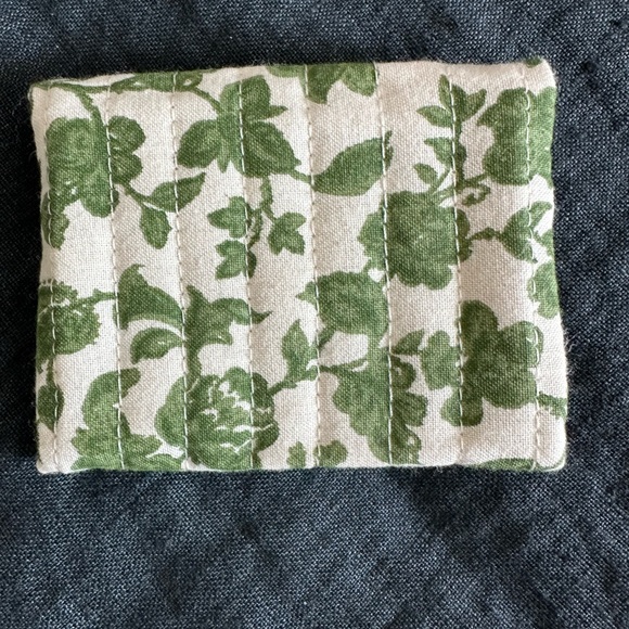 Vera Bradley Green Floral Quilted Pouch - Picture 5 of 5